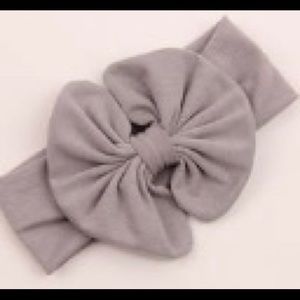 Baby’s gray Headband
